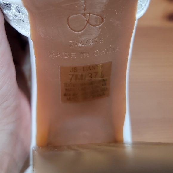 Jessica Simpson Lace Platforms ~ 7 - Picture 8 of 11